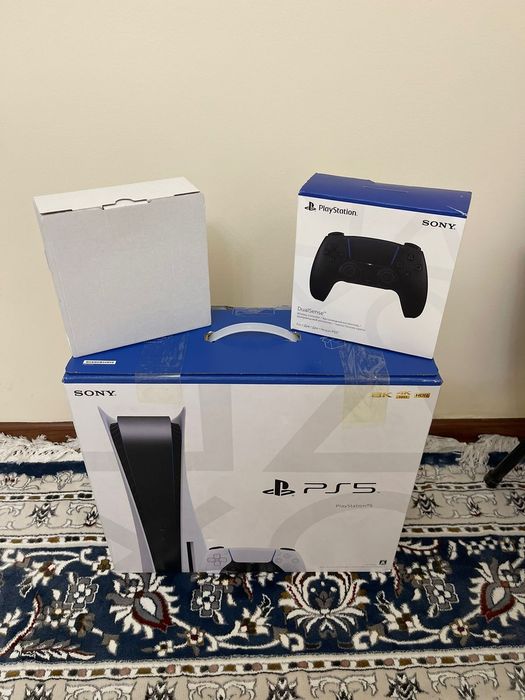 Пртдаю пс5 в идеальном состоянии с играми