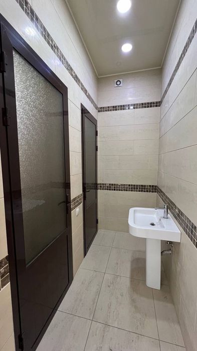 Нотурар бино 1000квм. Нежилое здания ор.Паркентская рынок