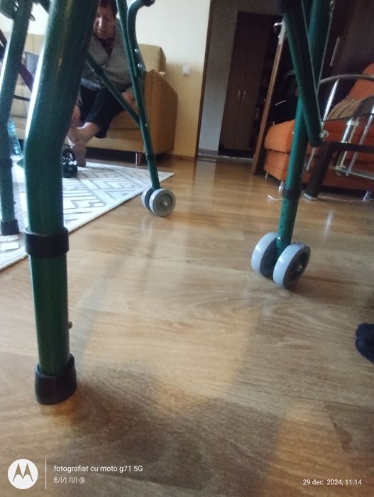 Cadru metalic persoane cu dizabilități