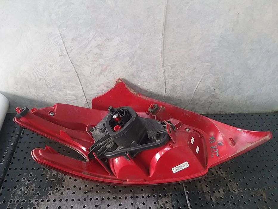 Stop tripla lampa dreapta peugeot 208 1 ca cc 967262838002