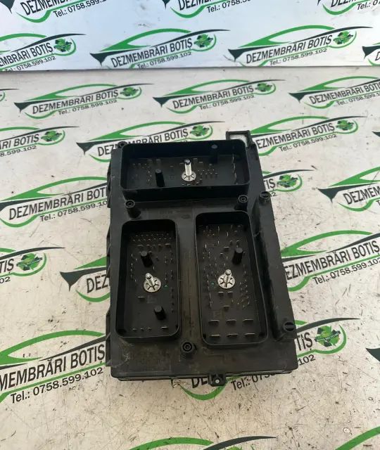 Panou sigurante si relee 5DK 008 668-48 Opel Astra 2005