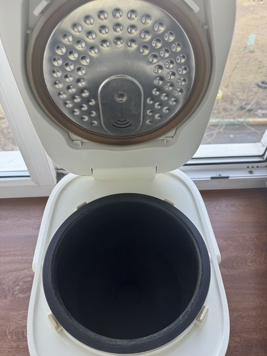 Продам мультиварку чаша на 5л