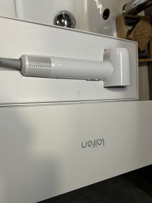 Сешоар с приставка за изправяне