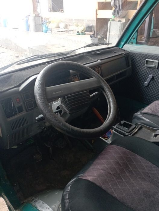 Damas sotiladi 1998-yil