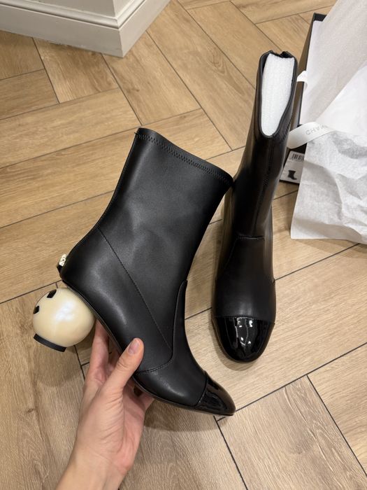 Сапоги Шанель с жемчужным каблучком