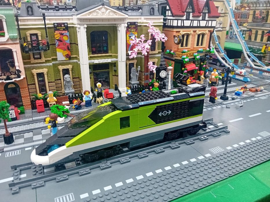 LEGO 60337 Locomotivă