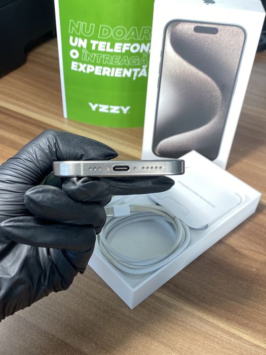 iPhone 15 Pro• 256 GB • Natural Titanium