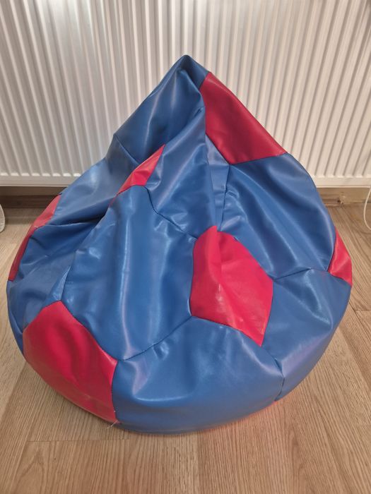 Puf, minge de fotbal !