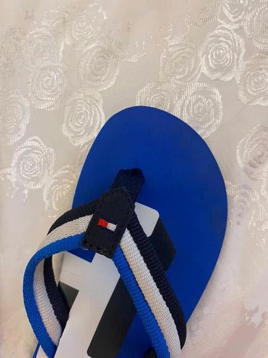 Papuci noi Tommy Hilfiger marimea 30
