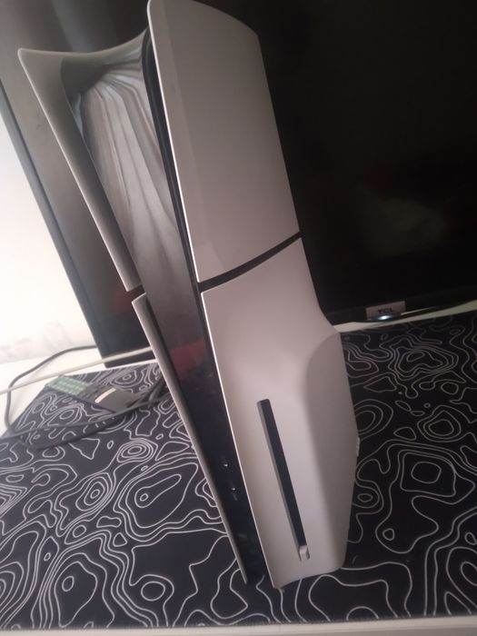 Продам Sony PS5 SLIM