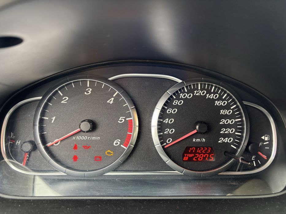 Лек Автомобил Мазда 6