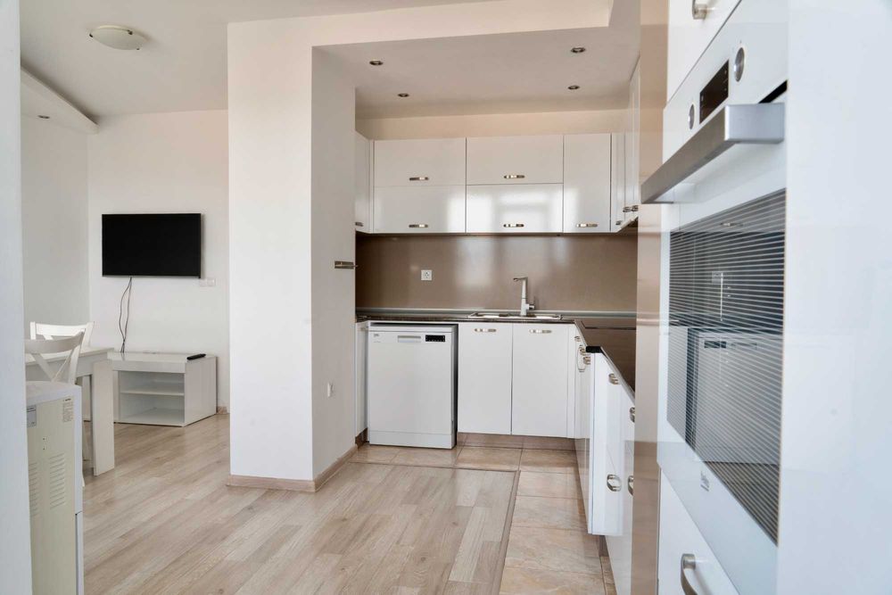 Дава се под наем Четиристаен апартамент в Варна, Аспарухово - 90 кв.м за 663 € - Снимка #5