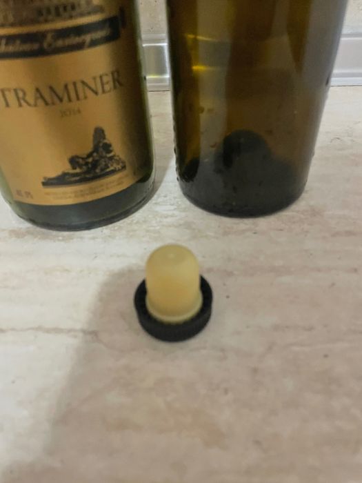 Продавам стъклени шишета