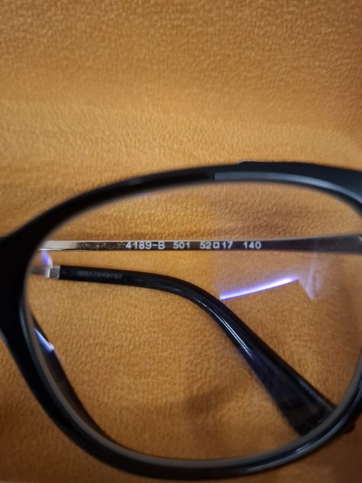 Ramă ochelari Bvlgari aproape noi.