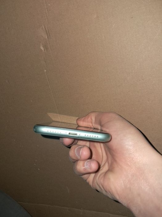 Айфон 11 128гб..