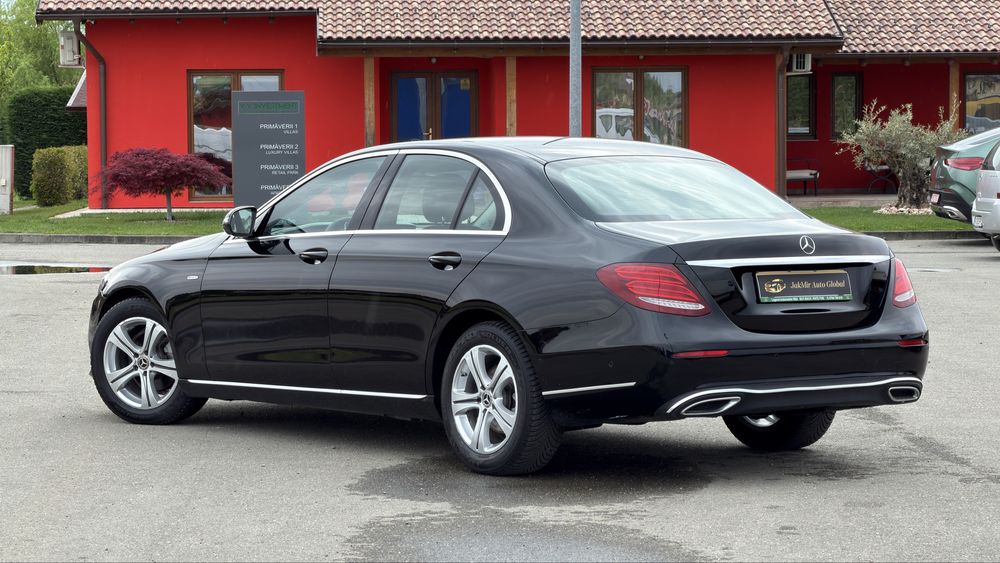 Mercedes Benz E Class E220d 2.0d 194 CP Automat* Faruri ILS Piele