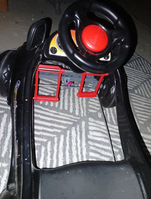 Mașinuță cu pedale 2-3ani