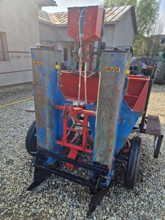 vand masina de plantat cartofi grusse