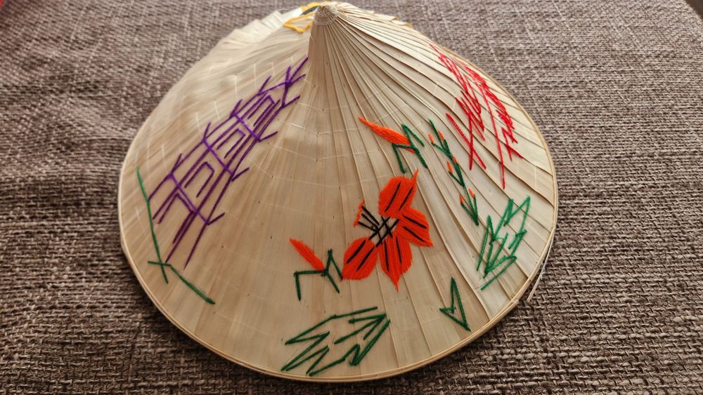 De vanzare palarie de paie vietnameza