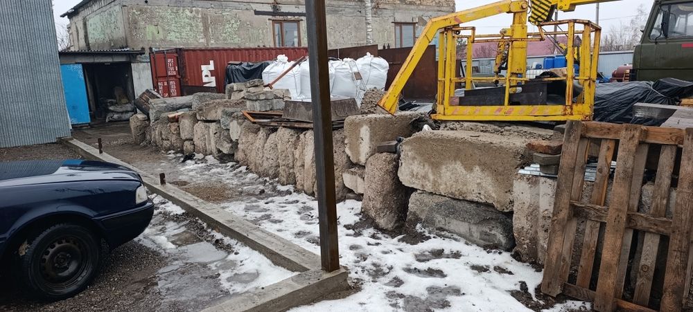 Продам ЖБИ блоки б/у.