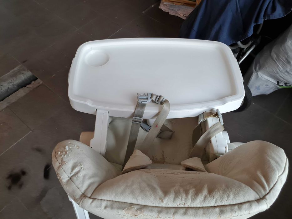 scaun cu masa inglesina giusto