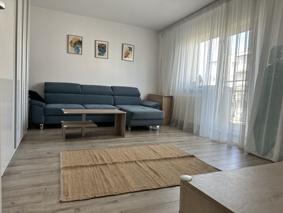 Proprietar inchiriez apartament spatios pe termen lung