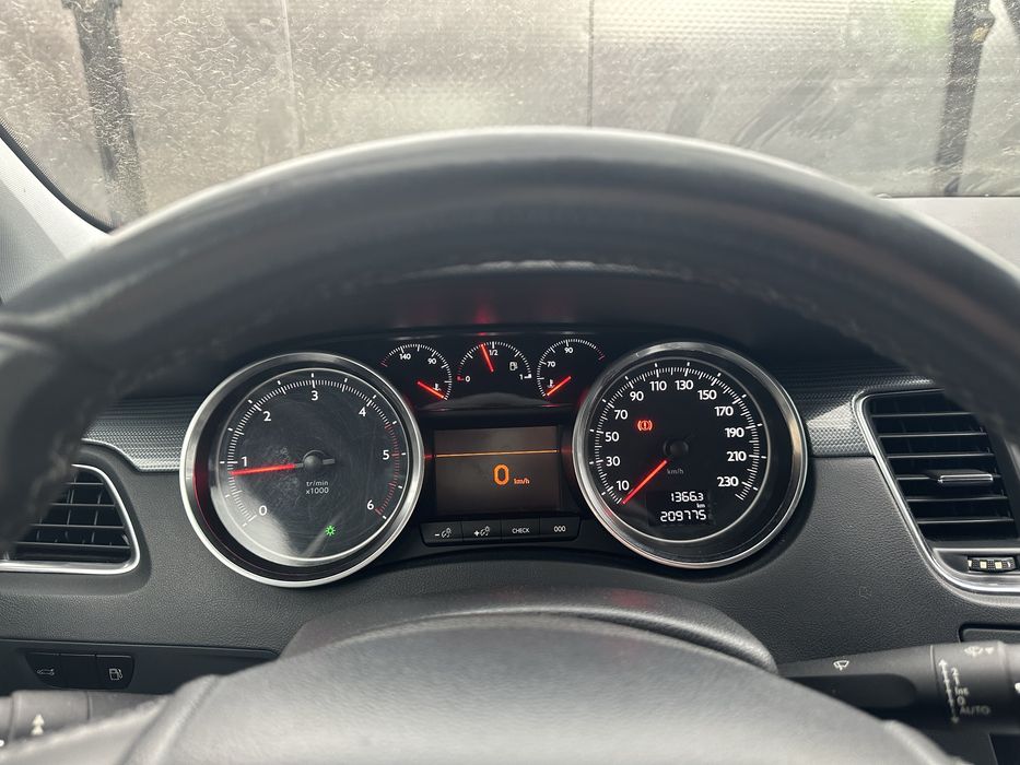 Vand Peugeot 508  2013 1.6 diesel 114 cai foarte intretinut