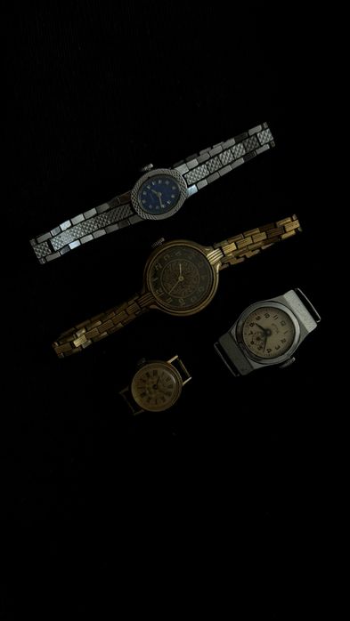 Монеты ЧАСЫ Значки