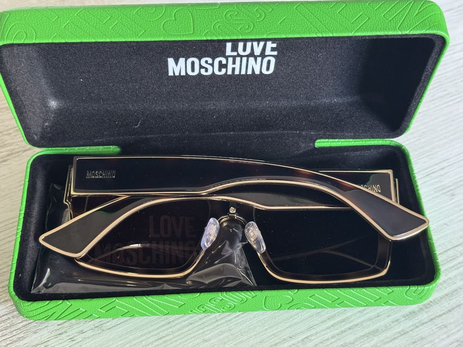 Ochelari originali Love Moschino