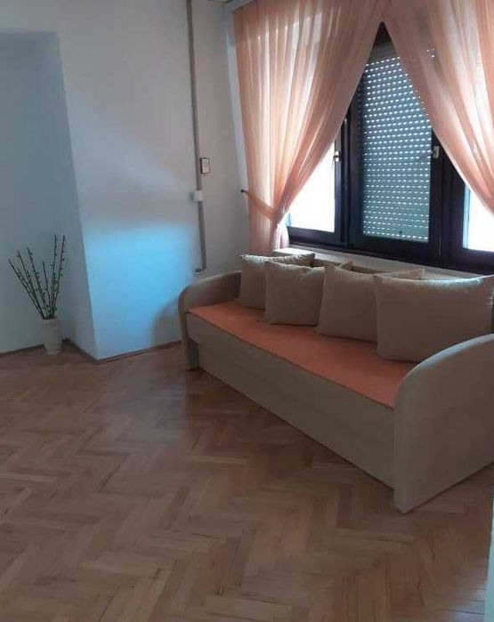 Дава се под наем Едностаен апартамент в Бургас, Победа - 35 кв.м за 198.9 € - Снимка #2