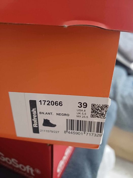 Нови дамски обувки