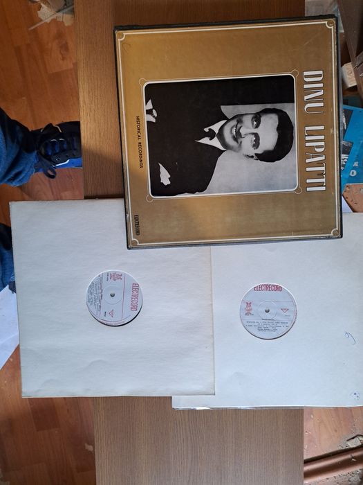 Muzica de colectie, box-uri discuri vinil. 20 lei