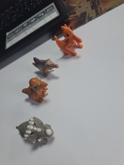 Киндер natoons динозавры