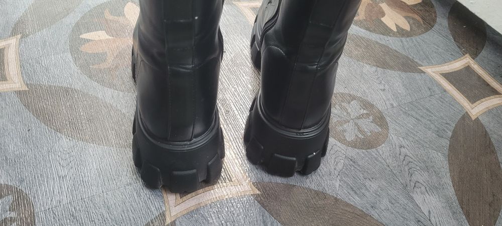 Ghete dama la super preț.