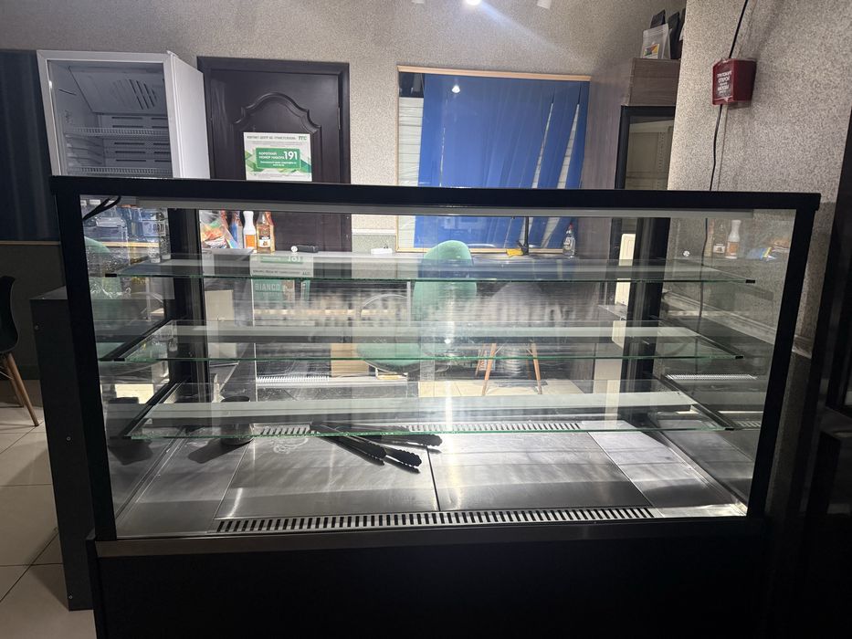Витринный холодильник