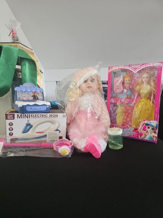 Vand lot jucarii fetite