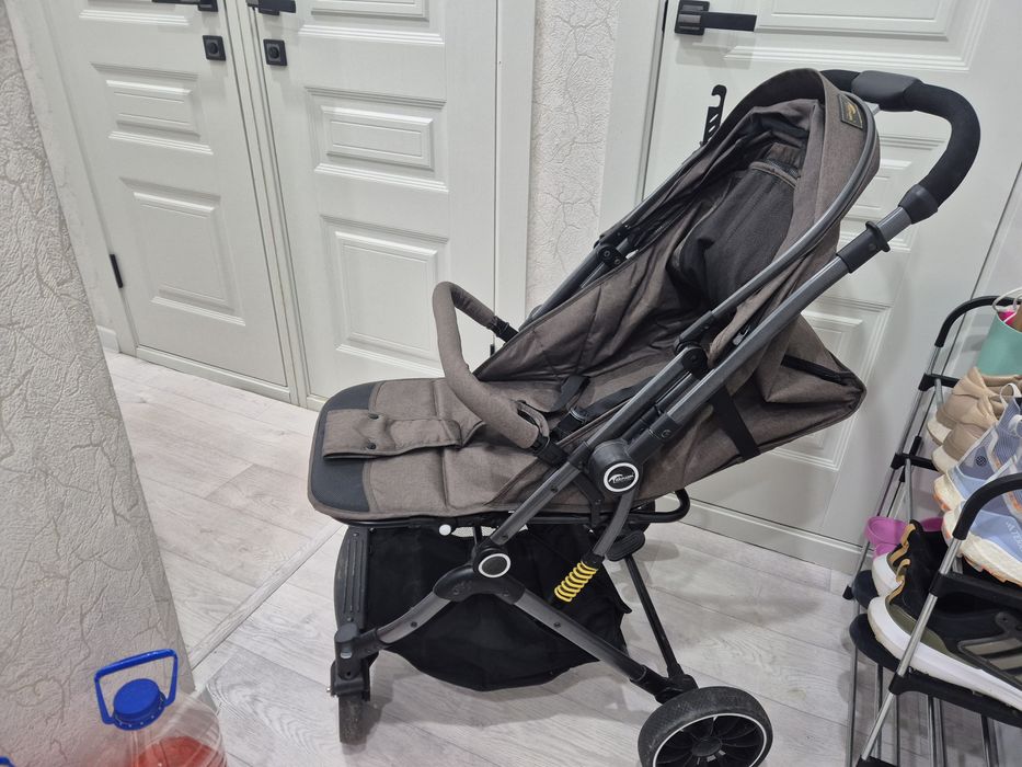 Продам детскую коляску