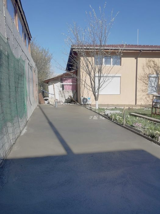 Замазка с машина , замазка върху подово отопление, бетон, саморазливна