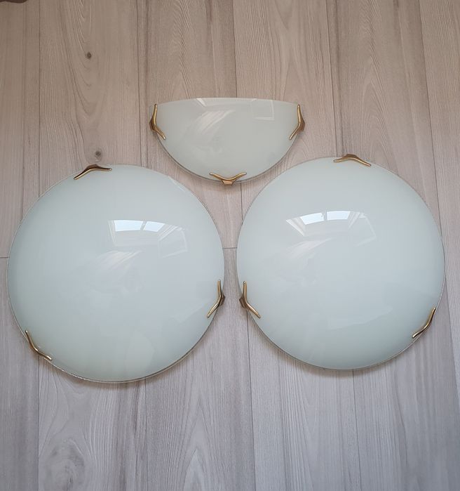 Set 3 plafoniere din sticla opal cu clipsuri aurii vintage