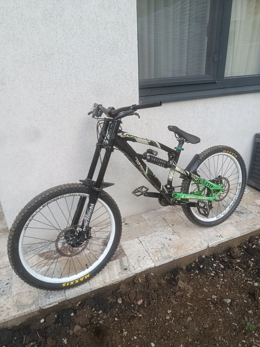 Bicicleta downhill 2014
