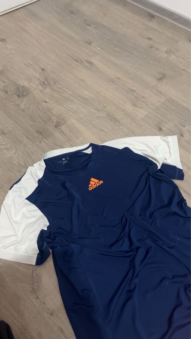 Tricou adidas oversize L