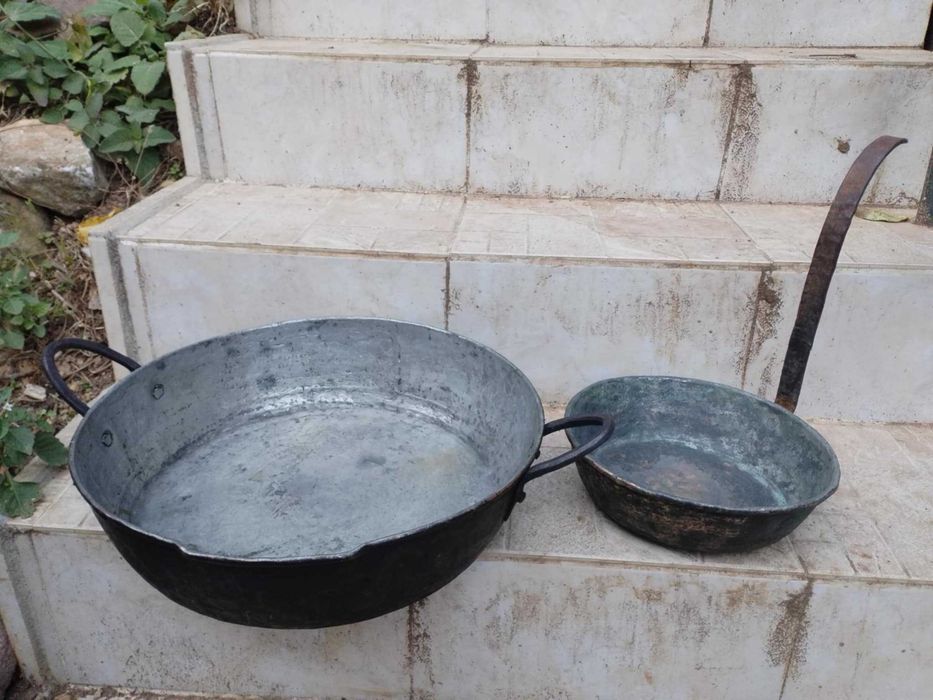 Стар меден тиган и медна тава с дръжки