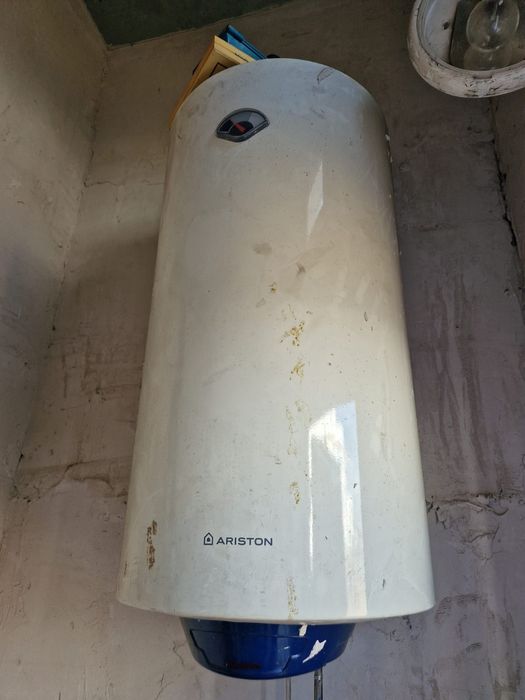 Водонагреватель ARISTON 100л
