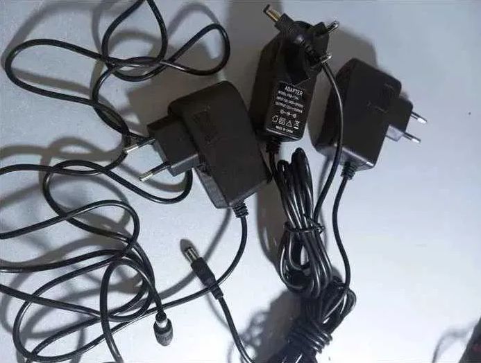 адаптер , блок питания 12v 1.5A - длинный шнур