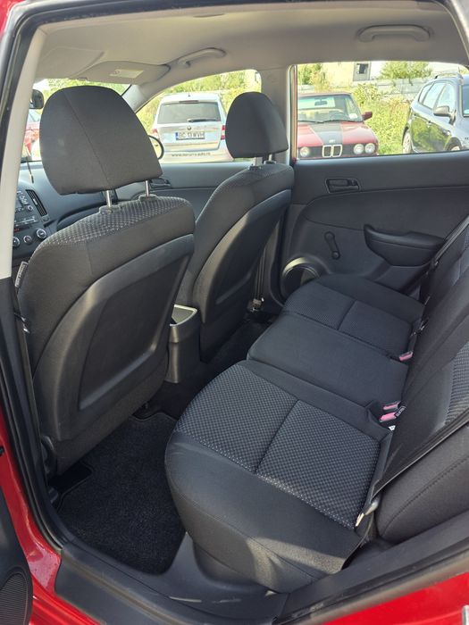 Hyundai i30 1.4 Benzină euro 5  | 2 seturi anvelope
