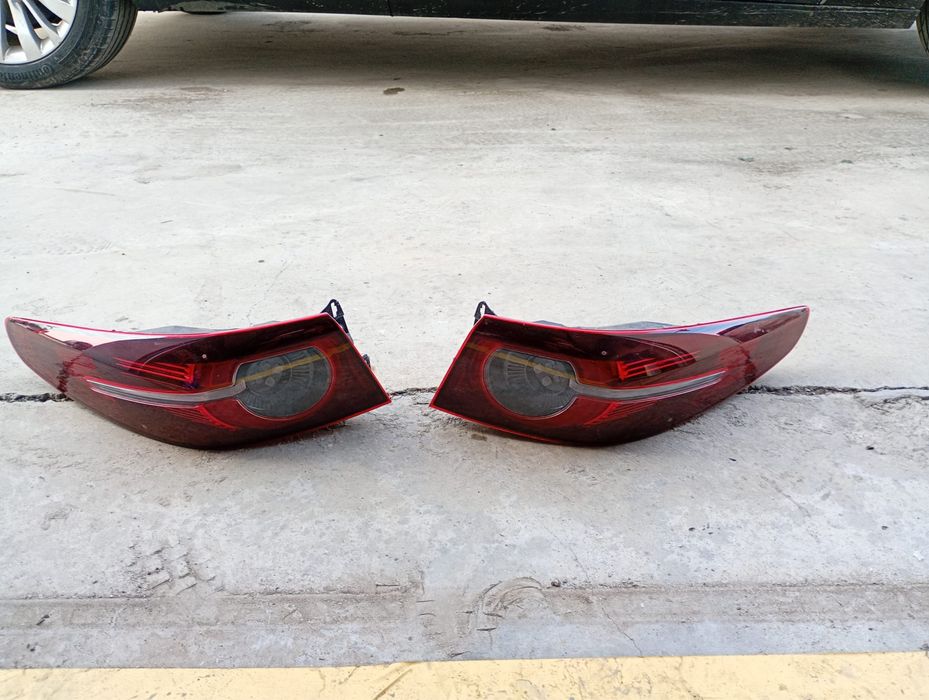 Dezmembrez Mazda 3 Hybrid 2021