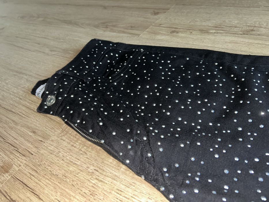 Дънки с бляскави камъчета