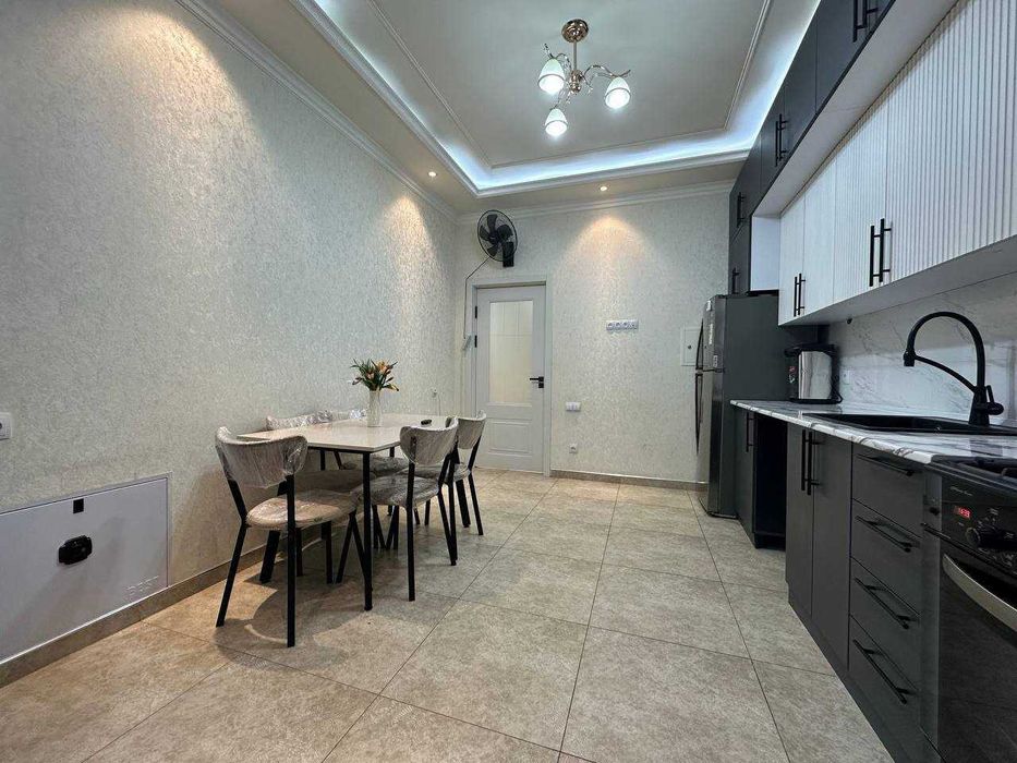 ЖК Dream House ул.Кичик Бешагач 4-комн 6/10 110 м² евроремонт меб/тех
