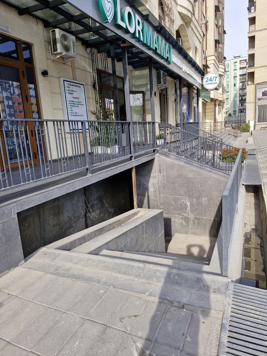 Махтумкули первая линия, нежилое помещение, цоколь 274м², короб