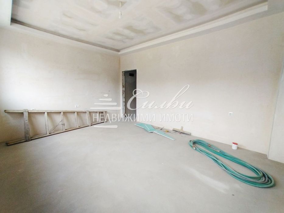 Тристаен апартамент НОВО строителство - кв.Гривица